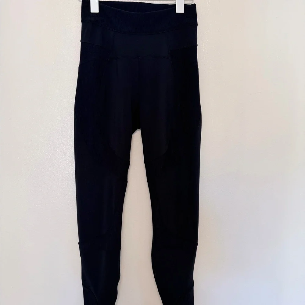 Lululemon Leggings Bundle Size 6 Navy and Camo print - Picture 5 of 6